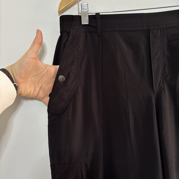 Athleta Cargo Pants Women 14 Vienna Hybrid Black Stretch Zip Pockets Performance - Picture 2 of 10